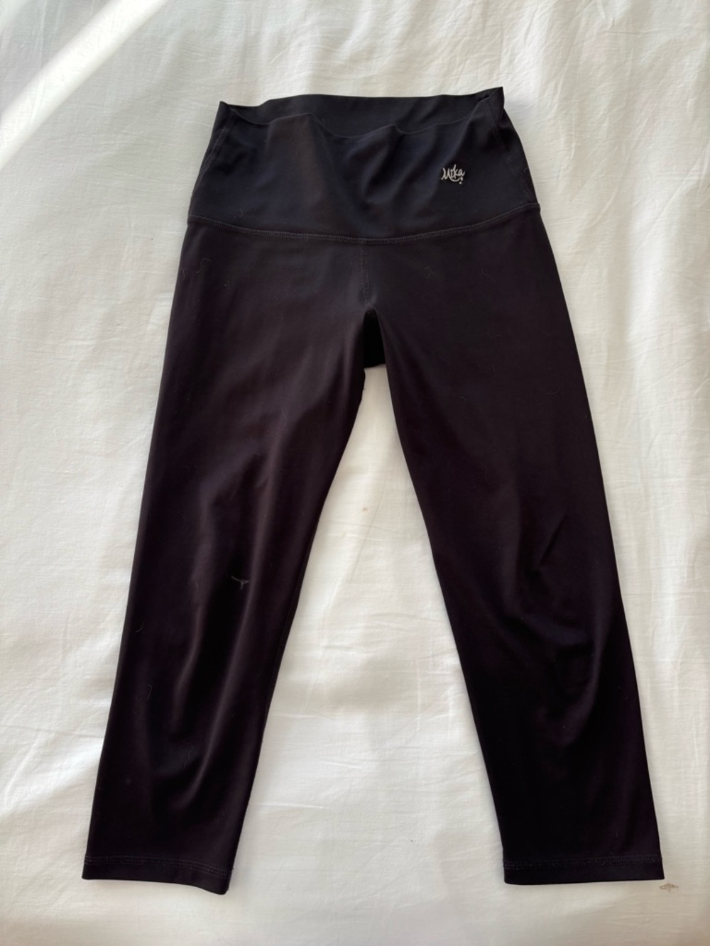 Mika Yoga Wear Black Capri Leggings